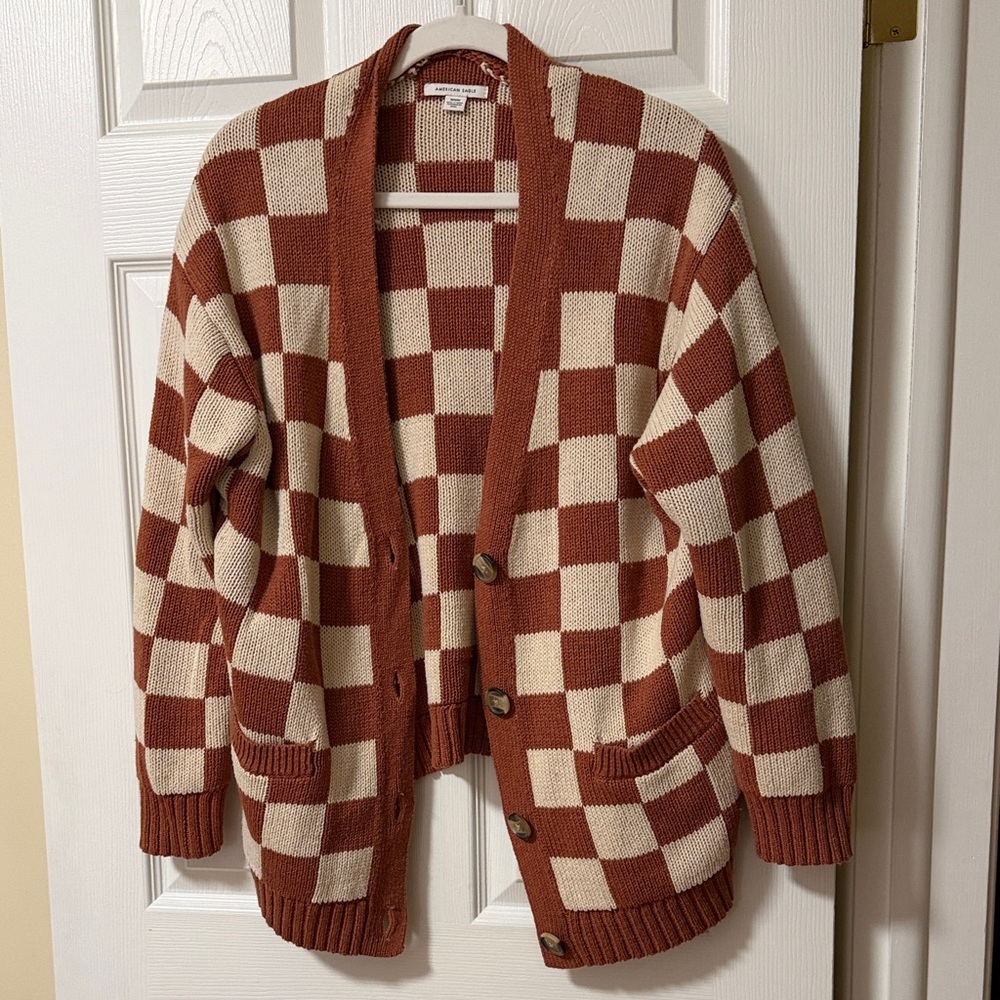 Womens American Eagle Checkered Pattern Cardigan Sweater sz M brown / cream